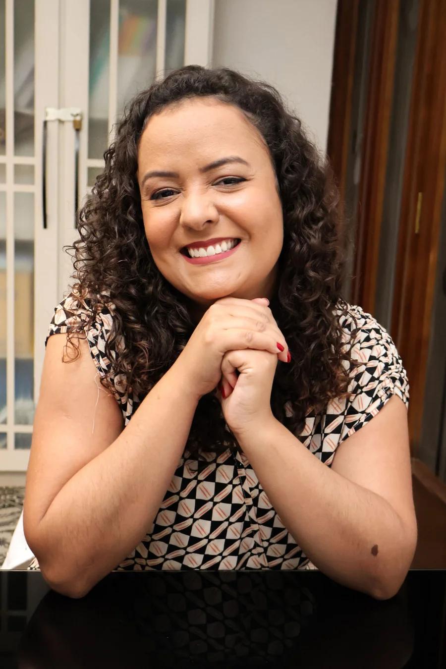 Stephanie Monteiro sorrindo